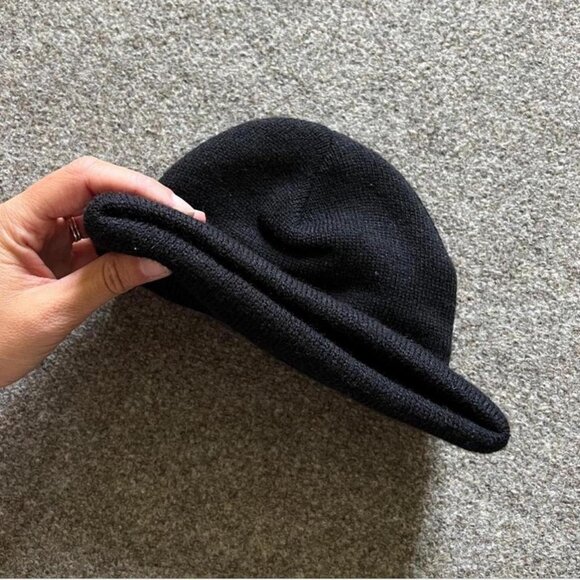Women's Black Hat - Picture 3 of 3